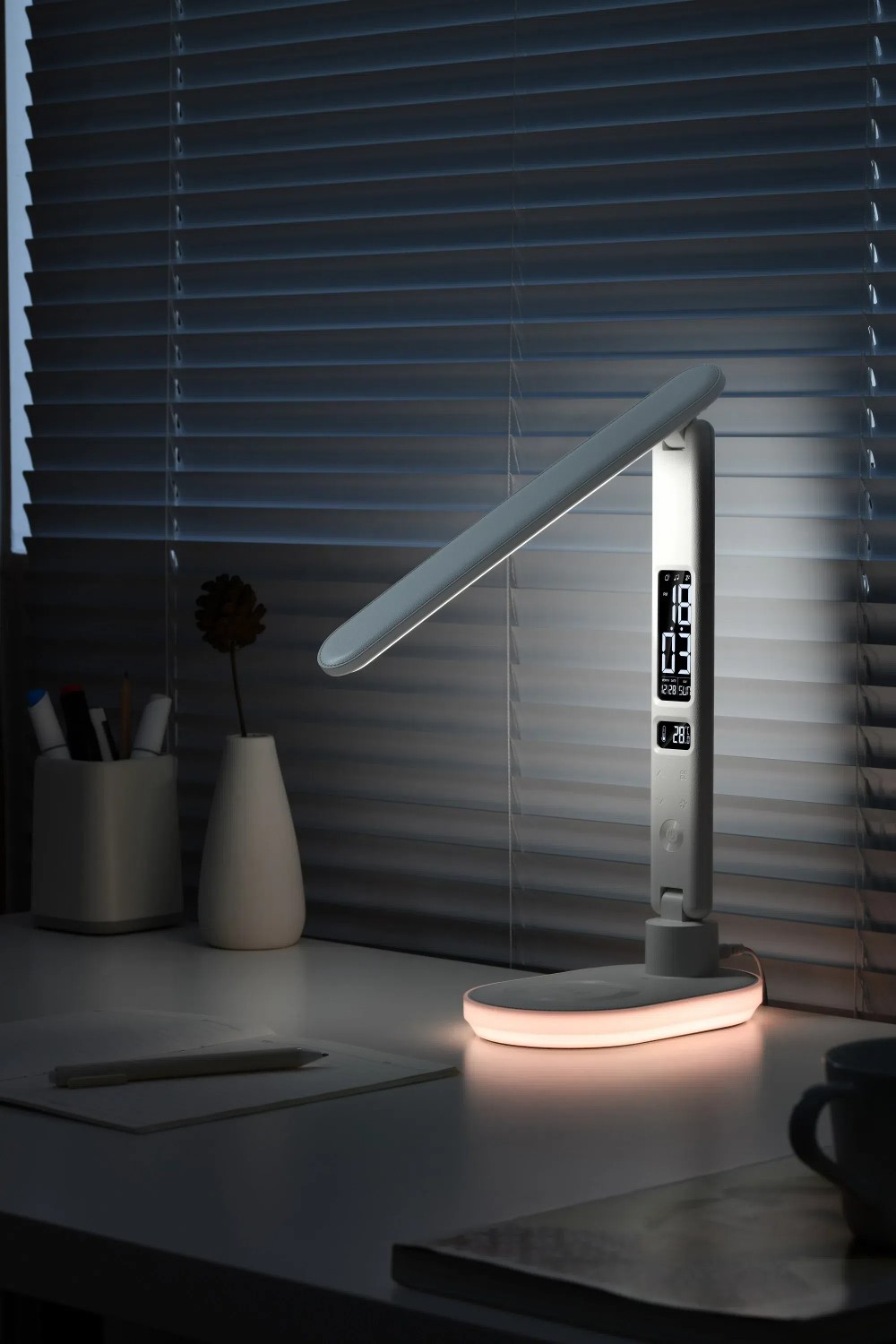 HHT-1820 Business Desk Lamp