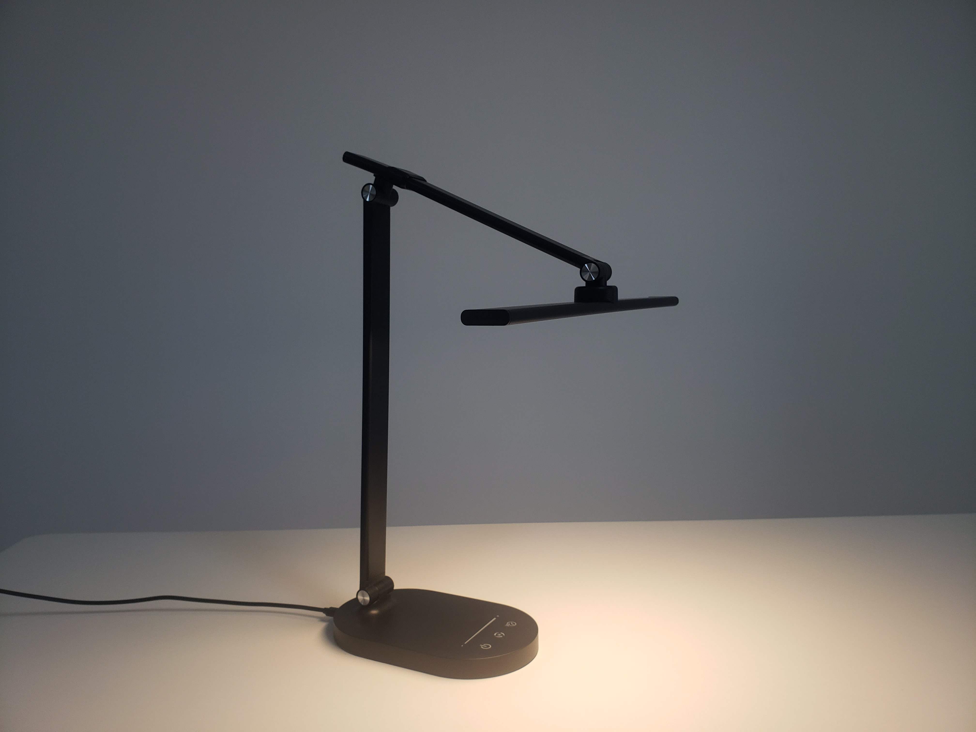 HHT-1529 Rotatable LED Table Lamp